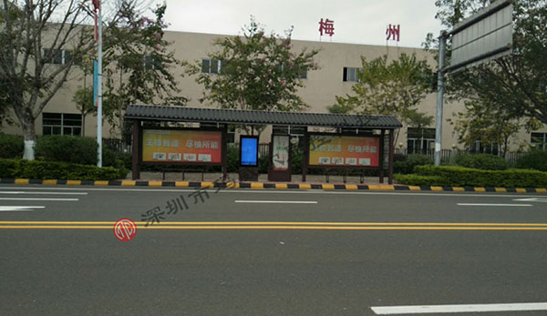 户外lcd显示器和LED广告机有何区别？